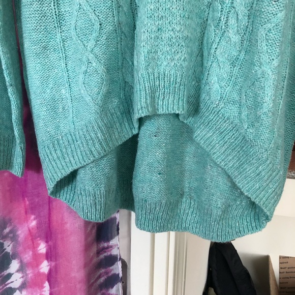 Large Roxy High low sweater - Picture 3 of 4